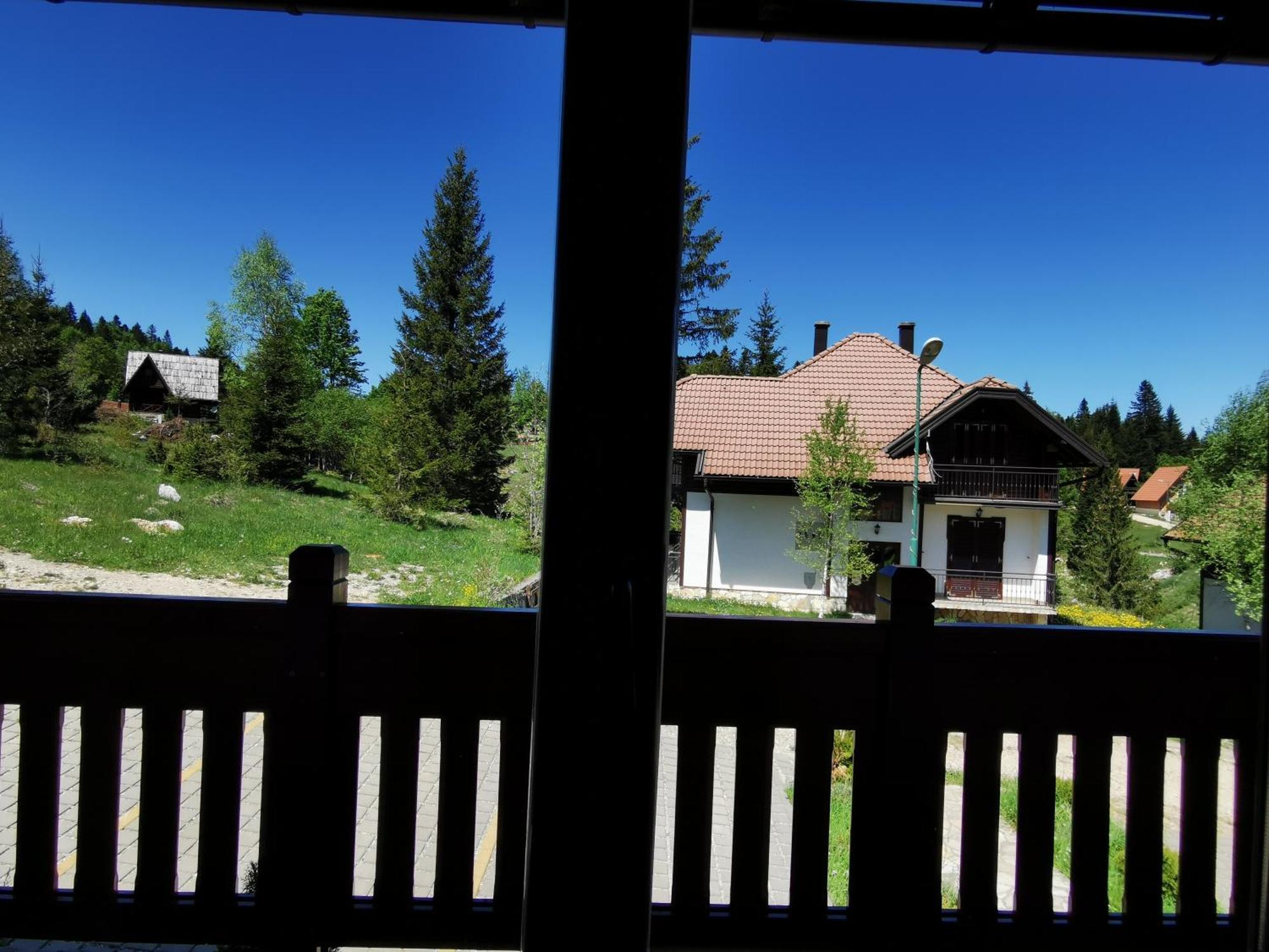 Apartmani Suncani Breg Tara Mitrovac Bilik gambar
